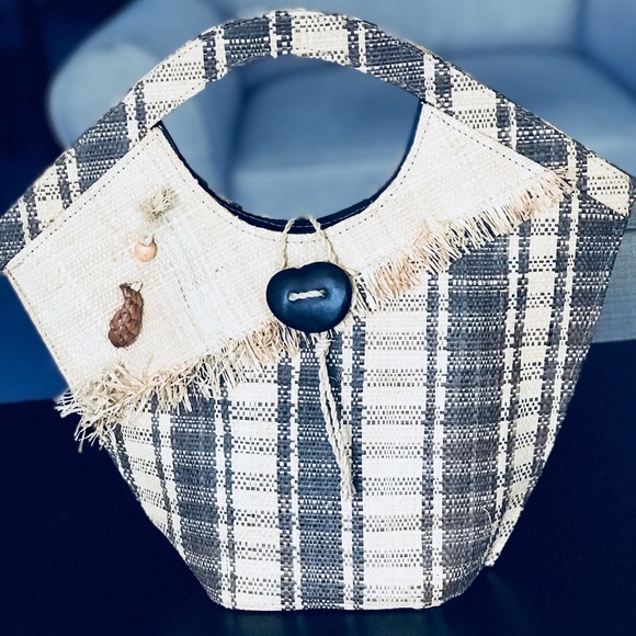 African woven Bag.A statement bag!Closet must have - Picture 2 of 8